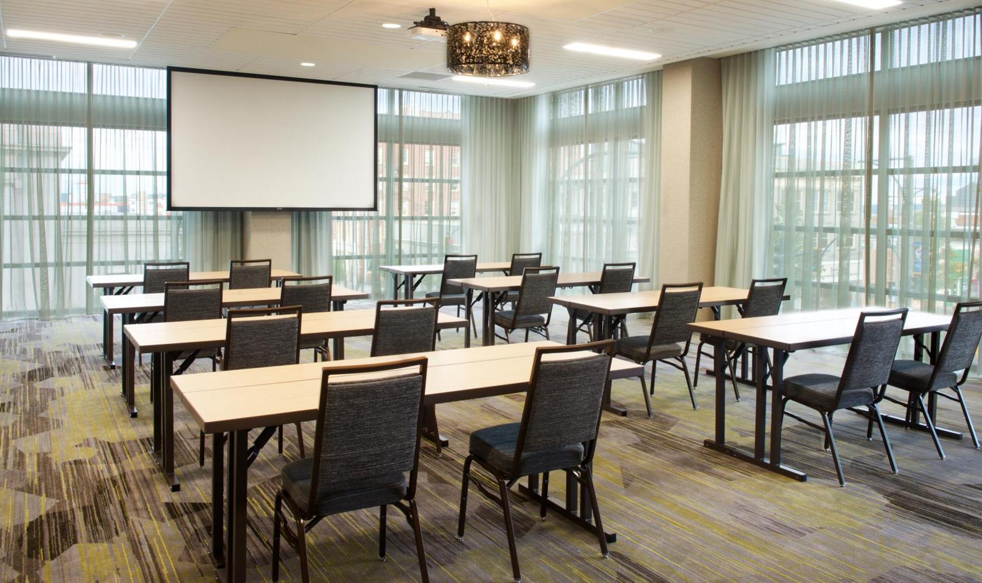 Courtyard By Marriott Seattle Everett Downtown Bagian luar foto
