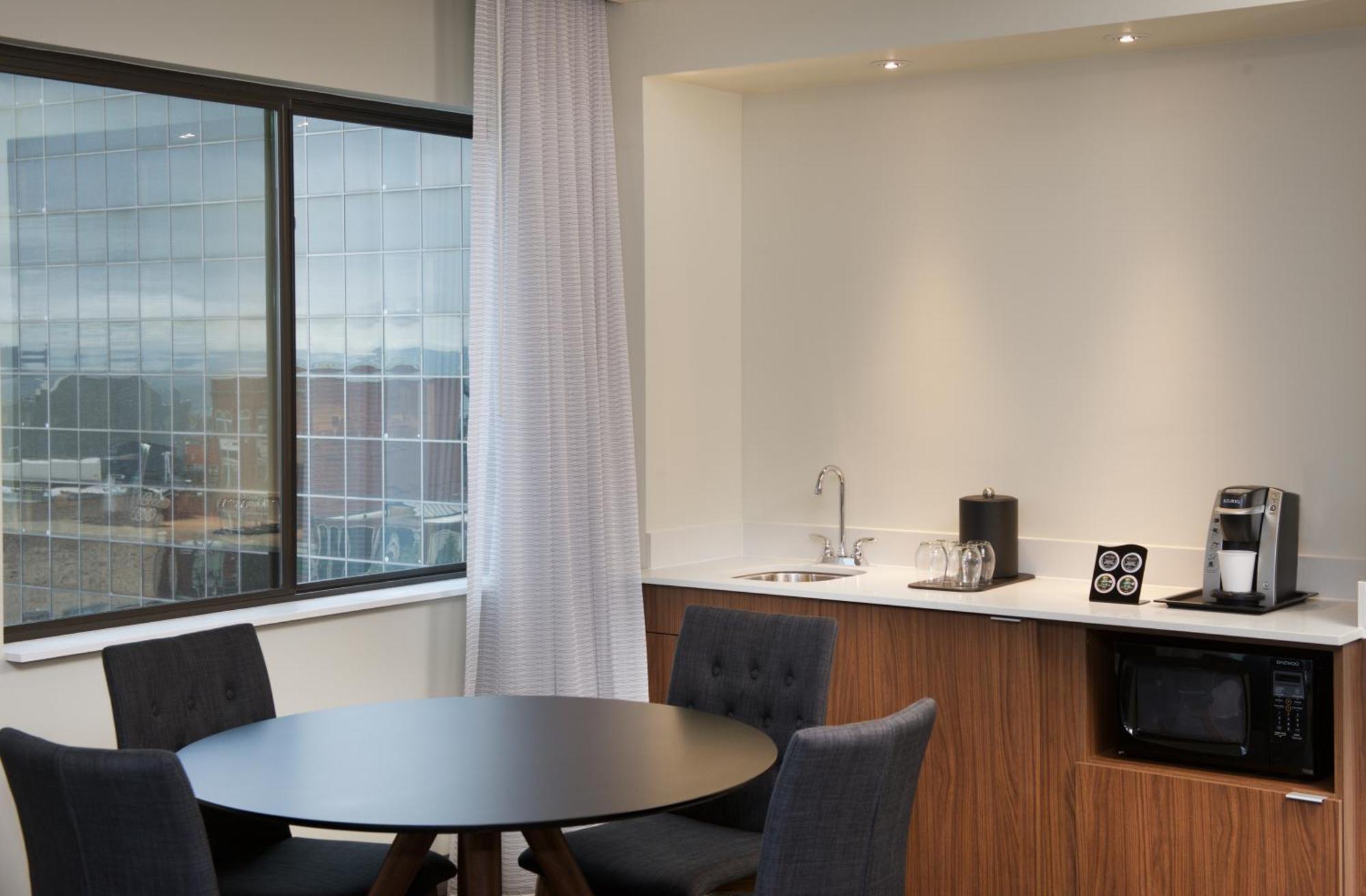 Courtyard By Marriott Seattle Everett Downtown Bagian luar foto