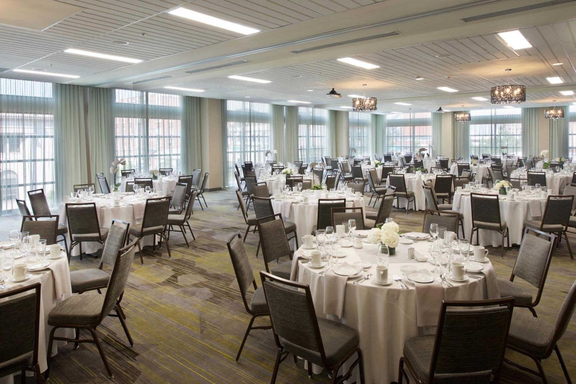Courtyard By Marriott Seattle Everett Downtown Bagian luar foto