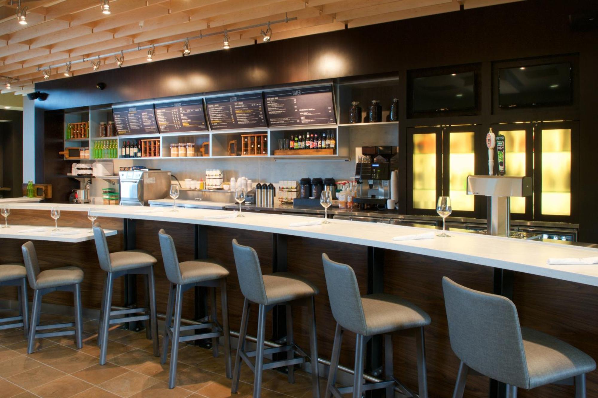 Courtyard By Marriott Seattle Everett Downtown Bagian luar foto