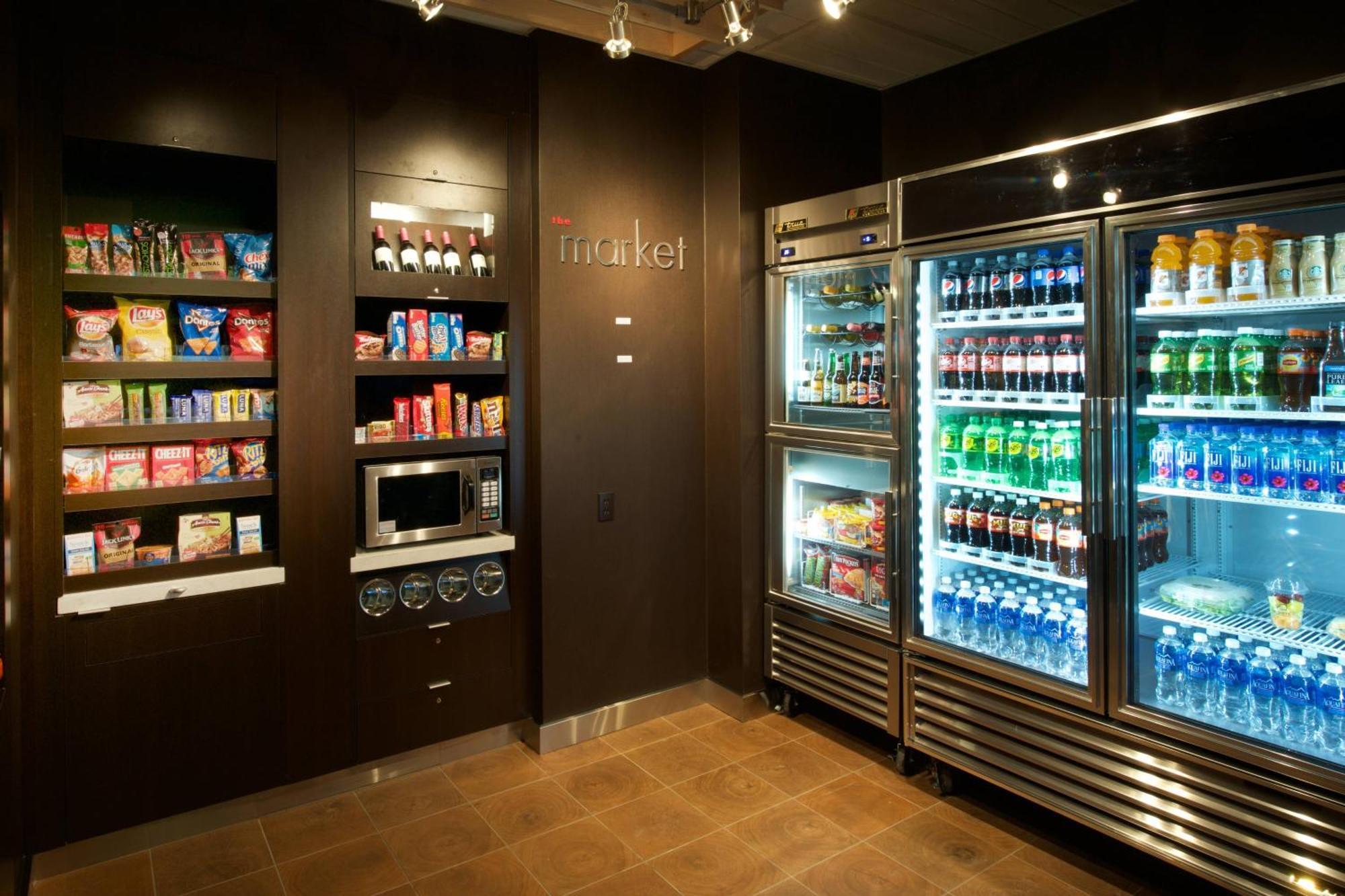 Courtyard By Marriott Seattle Everett Downtown Bagian luar foto
