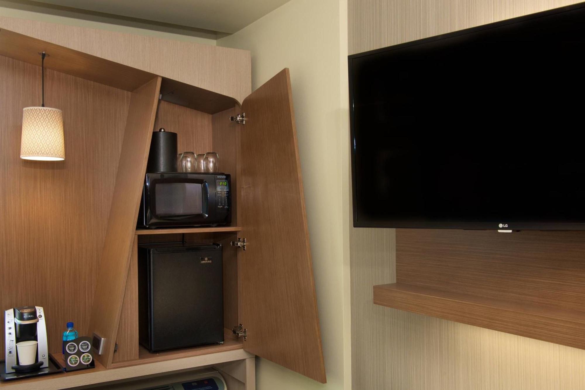 Courtyard By Marriott Seattle Everett Downtown Bagian luar foto