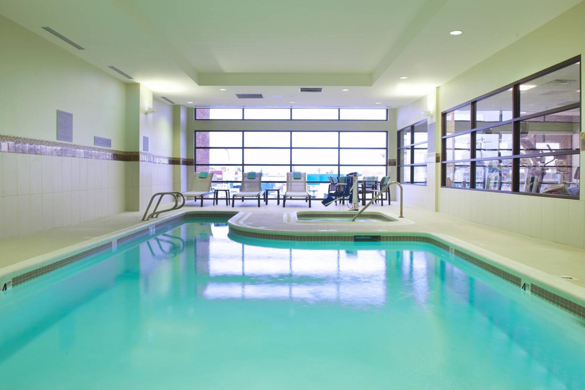Courtyard By Marriott Seattle Everett Downtown Bagian luar foto