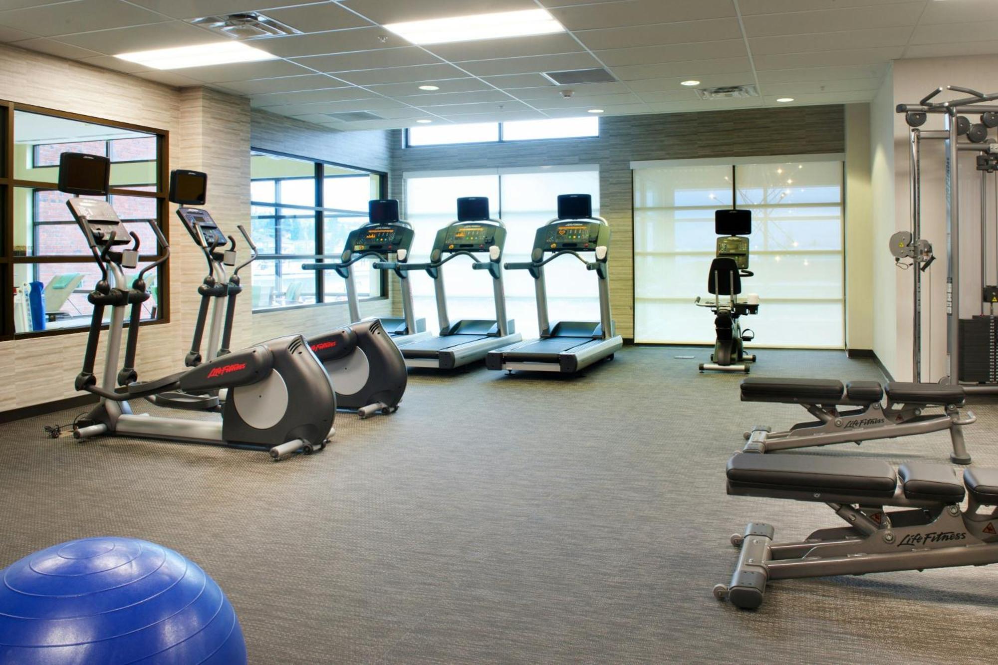 Courtyard By Marriott Seattle Everett Downtown Bagian luar foto